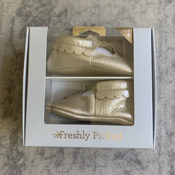 Freshly Picked Other - Freshly Picked Platinum Mary Janes - Size 4